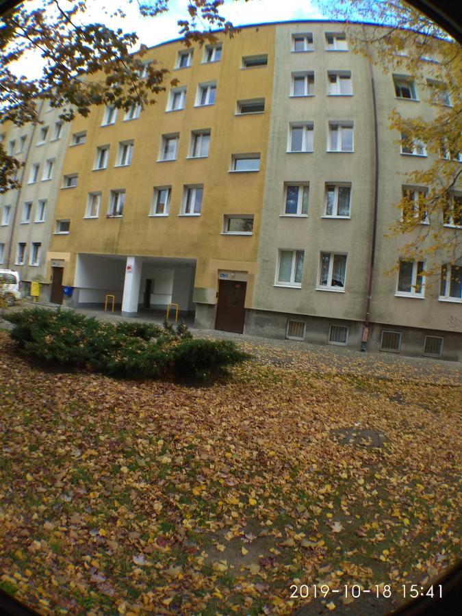 2120 Przyjazni 4 - Tanie Pokoje - Samodzielne Zameldowanie - Self Check In Познань Екстер'єр фото
